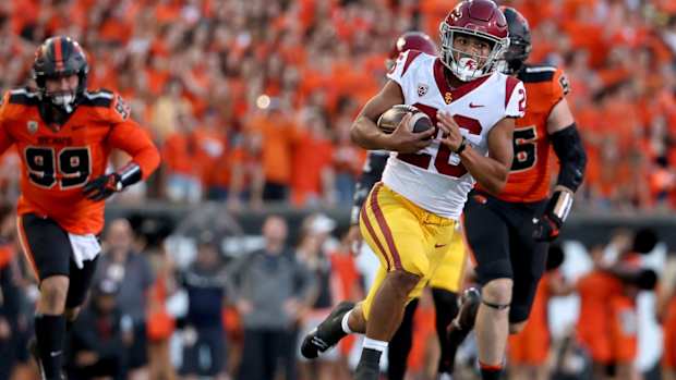 Travis Dye USC football Oregon State